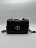CHANEL CLASSIC FLAP 19 SMALL - Image 2