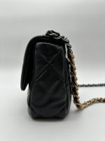 CHANEL CLASSIC FLAP 19 SMALL - Image 4