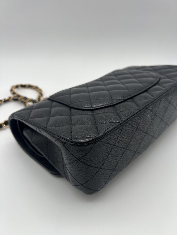 CHANEL CLASSIC FLAP MEDIUM - Image 11